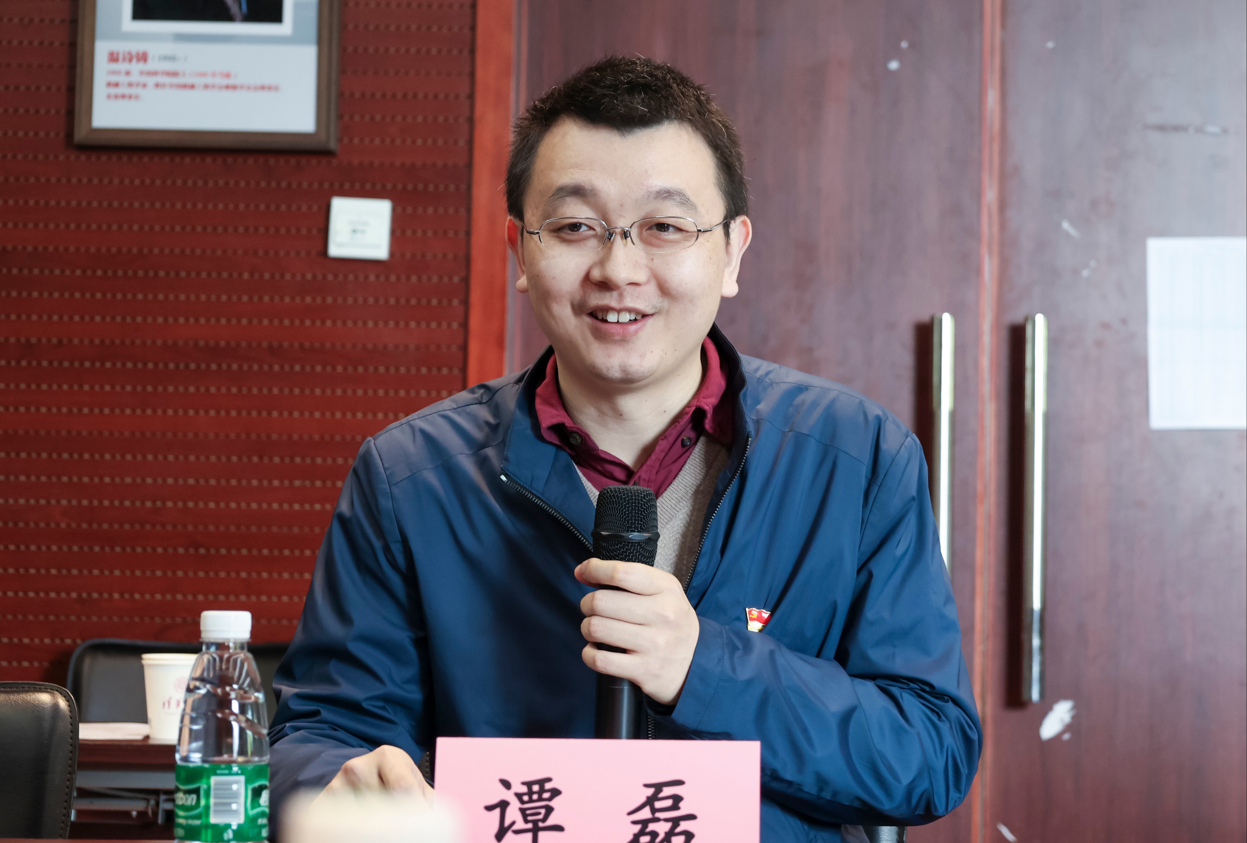 20230408-新闻稿-航天科工三院水下总体部党支部与米兰·体育能动系流机所党支部、能动博201党支部“红色1 1 1”共建活动-郭慧娜-图4-能动系党委副书记谭磊老师主持会议.jpg