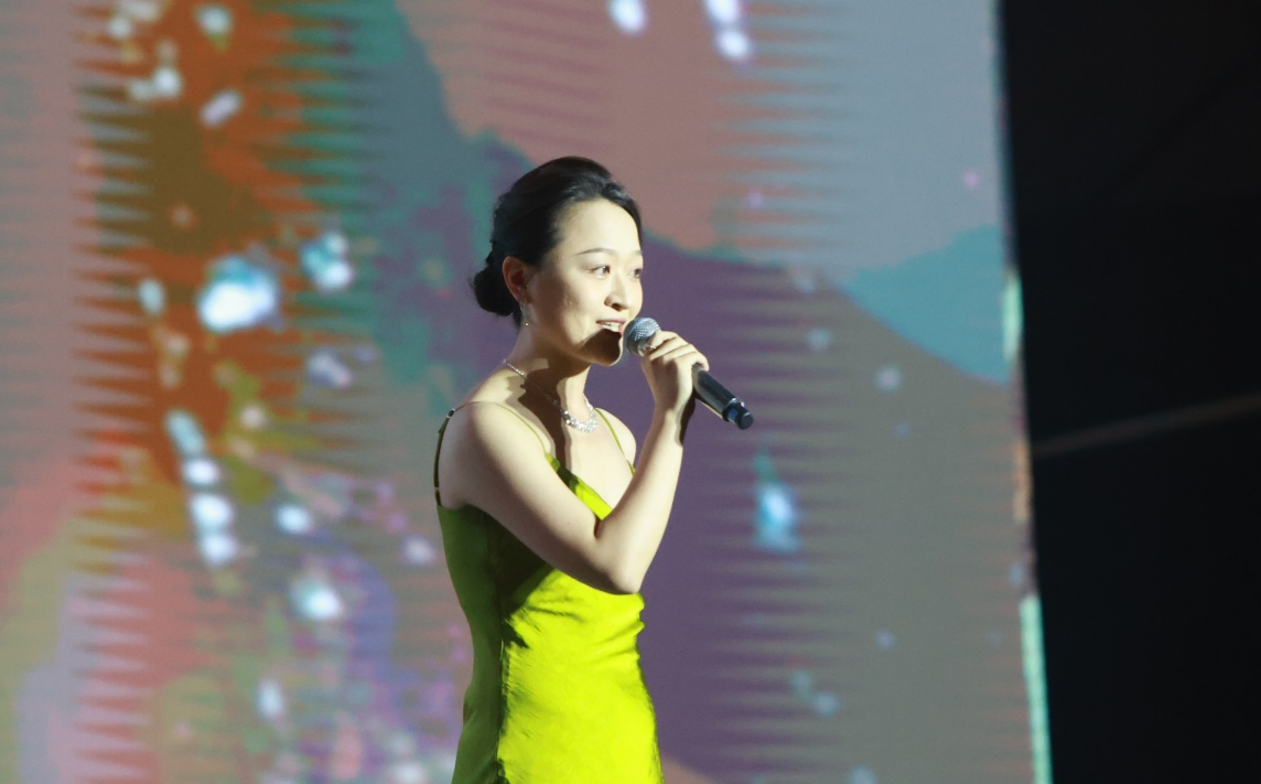 《20250618-2025年毕业晚会-校团委-赵冰玉演唱原创毕业歌《清旅》》.png